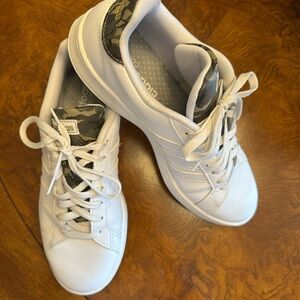 Adidas Men's White Athletic Shoes with Gray Accents